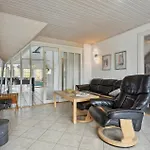 Amazing Home In Ringkobing With Sauna 펜션 링쾨빙