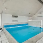 Amazing Home In Ringkobing With Sauna 펜션 *