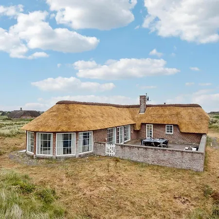 Beautiful In Ringkobing With Private Swimming Pool, Be Inside Or Outside * Nørre Lyngvig