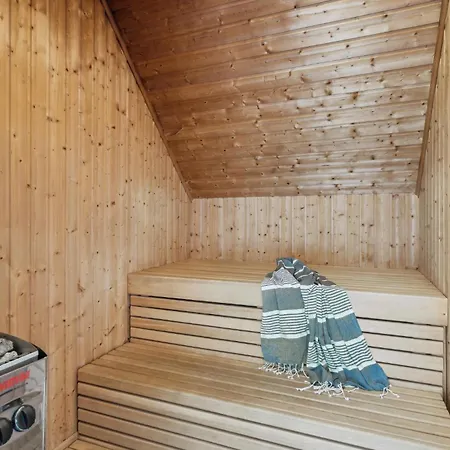 Beautiful In Ringkobing With Private Swimming Pool, Be Inside Or Outside Vakantiehuis